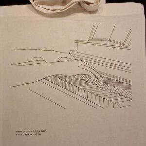 Tote bag with piano print